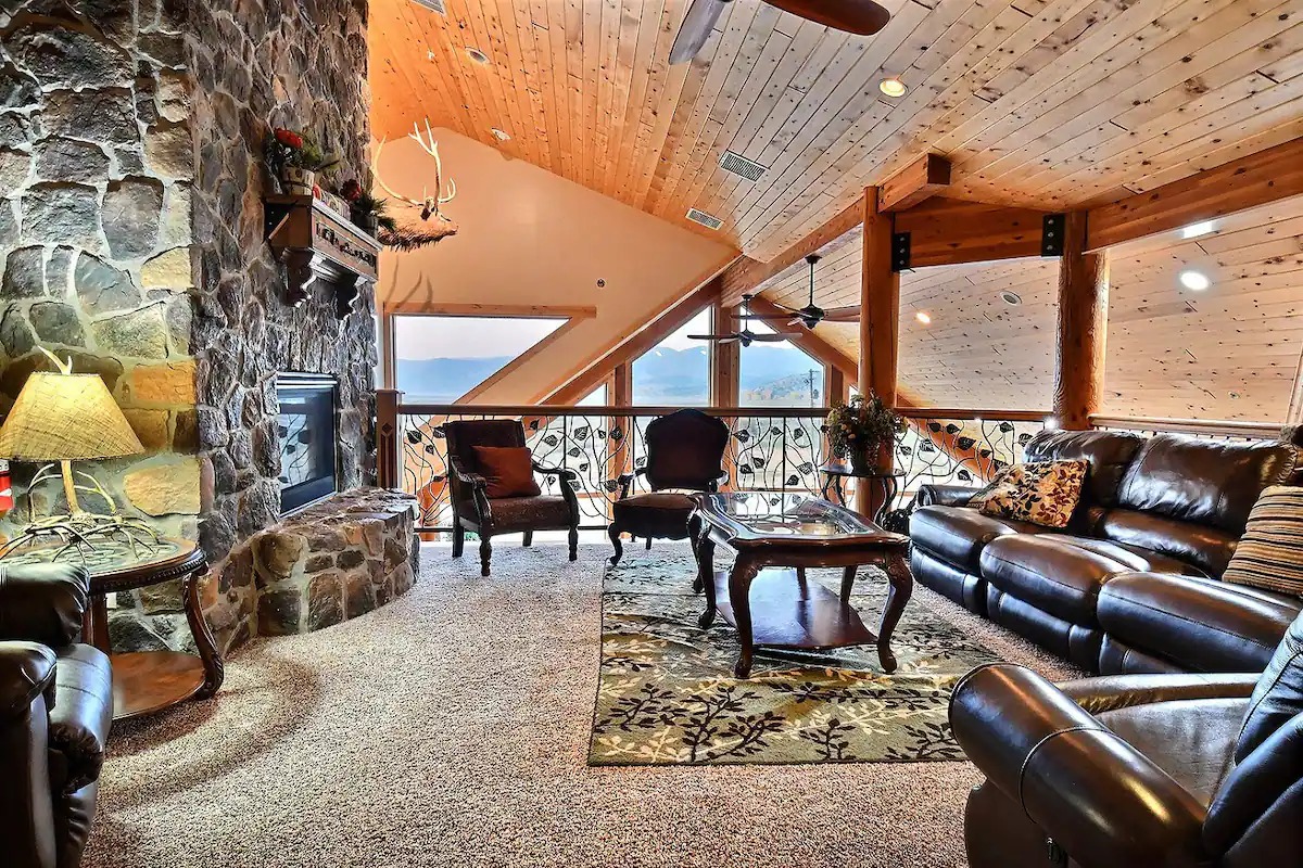 Utah Luxury Lodge with Mountain Views